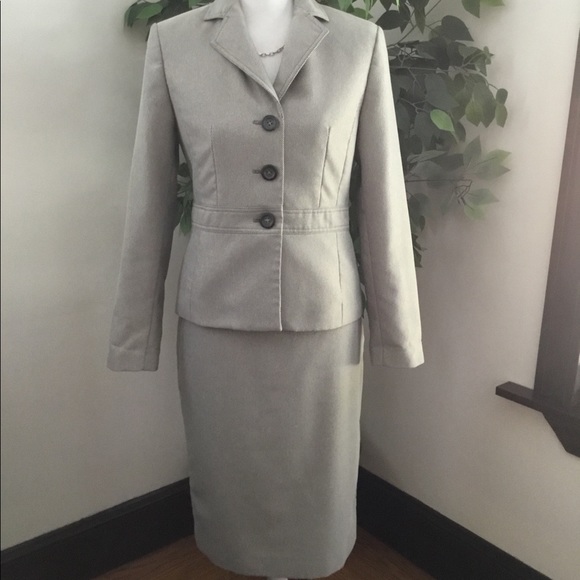 Sz 4 Jacket & Skirt Suit - Picture 2 of 6